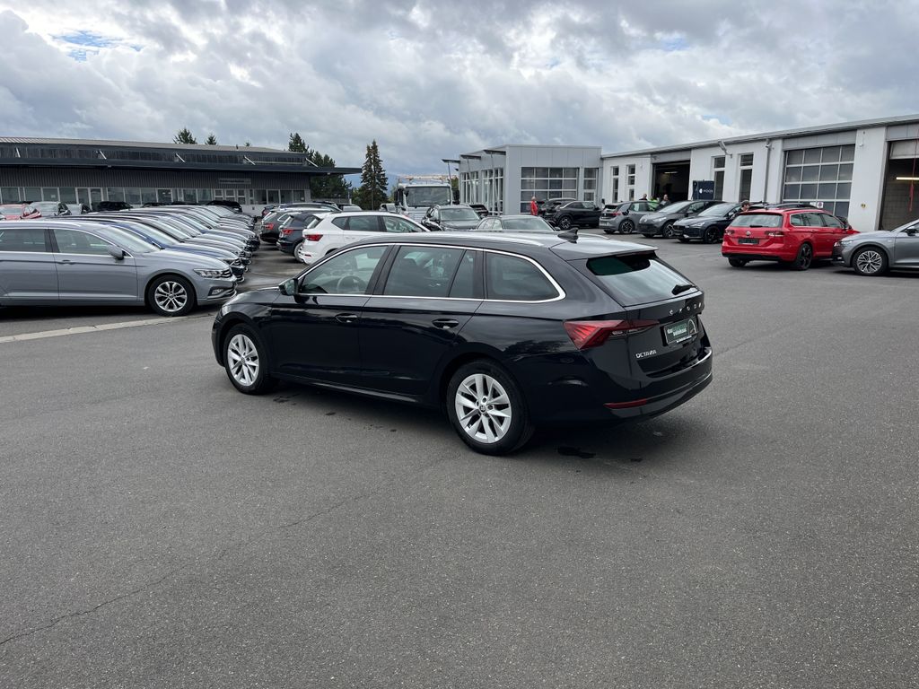 Skoda Octavia Combi 2.0 TDI DSG Style 11