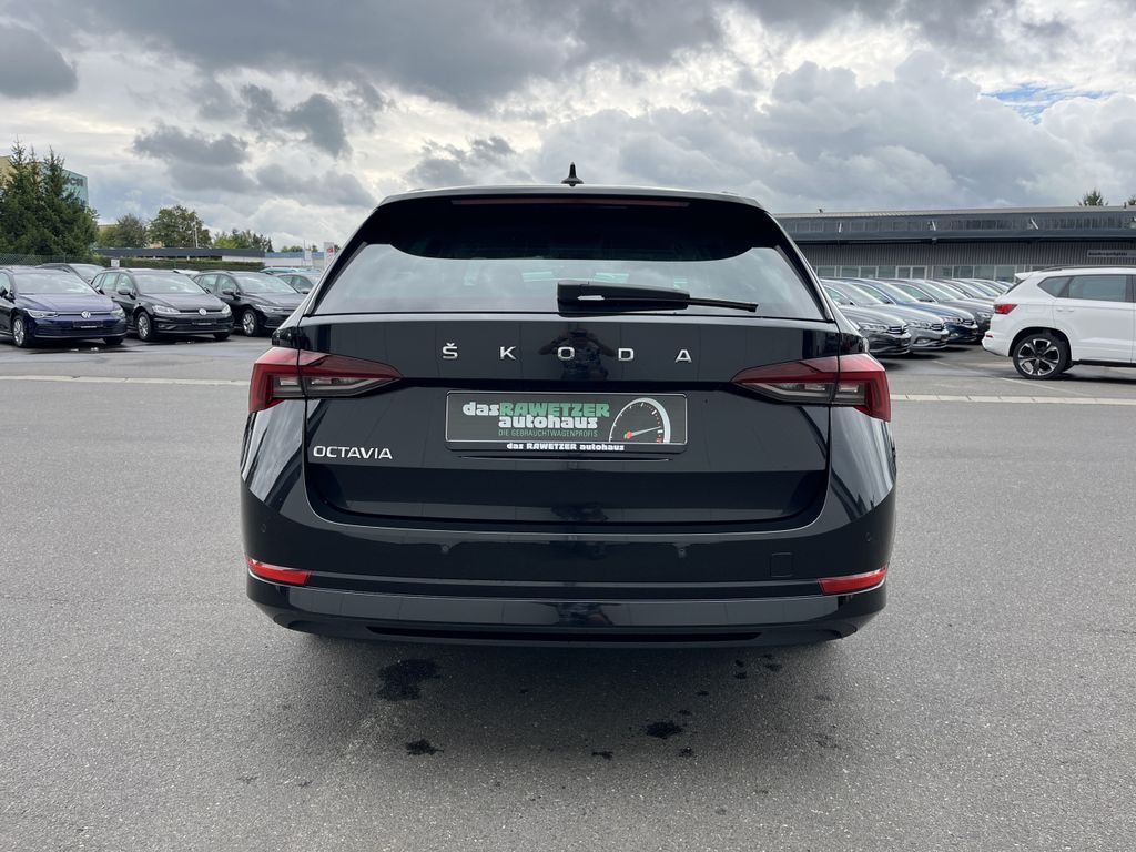 Skoda Octavia Combi 2.0 TDI DSG Style 9
