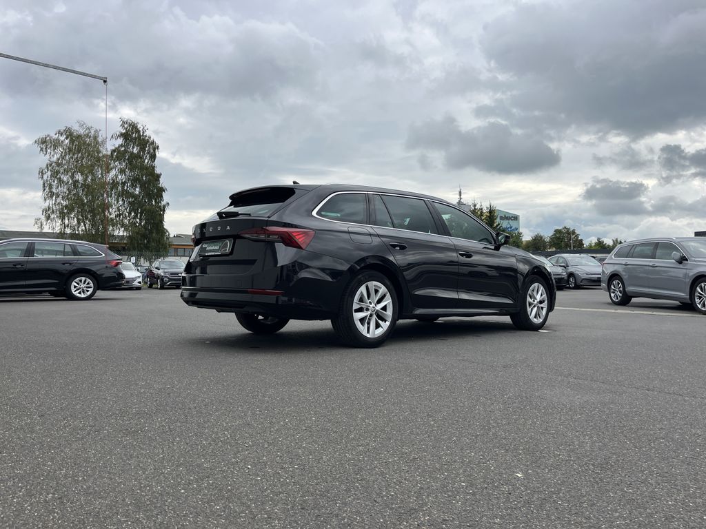 Skoda Octavia Combi 2.0 TDI DSG Style 7