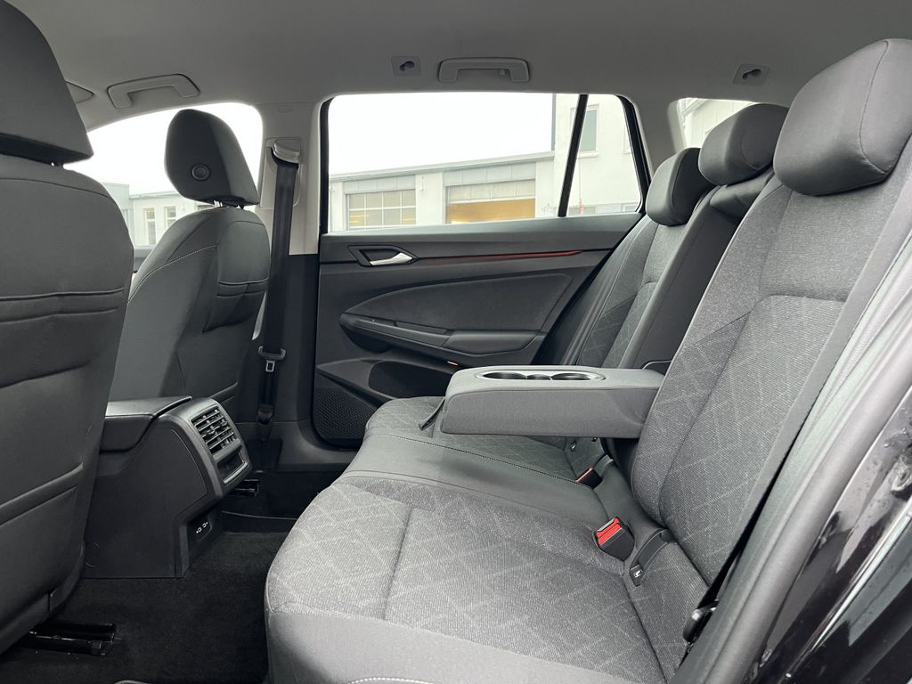 Volkswagen Golf Variant 2.0 TDI DSG Life 17