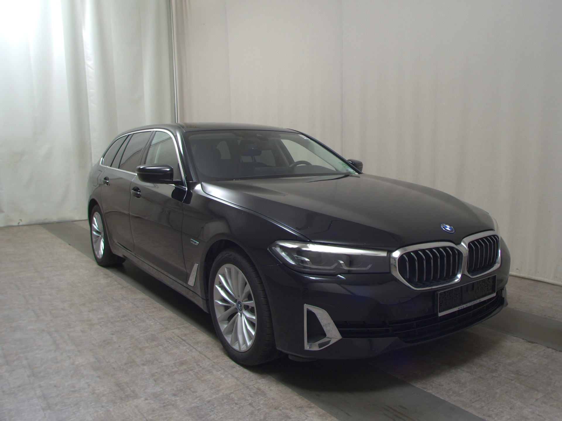 BMW 530e xDr Luxury-Line Navi LED LC-Pro Leder 3
