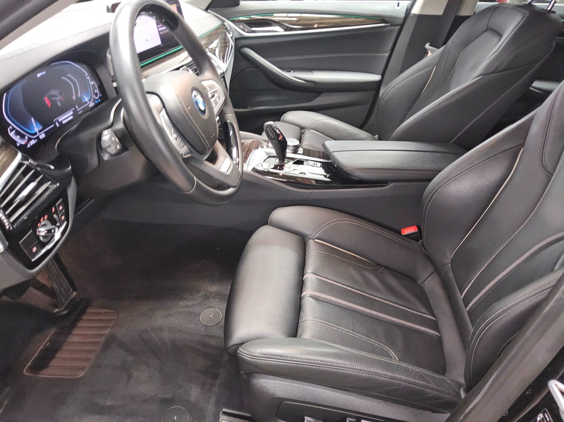 BMW 530e xDr Luxury-Line Navi LED LC-Pro Leder 9