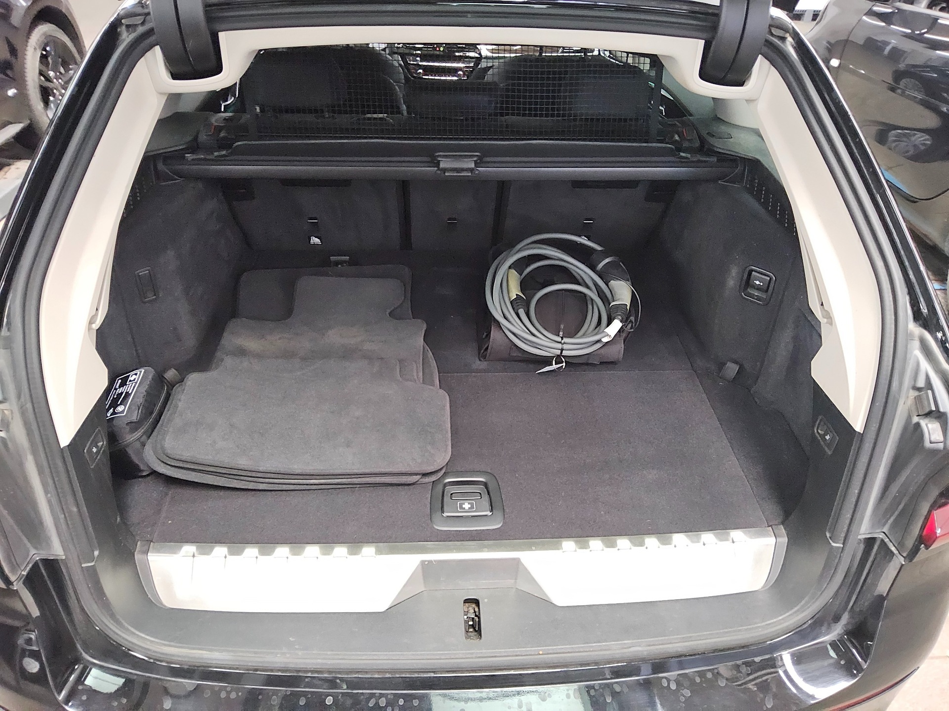 BMW 530e xDr Luxury-Line Navi LED LC-Pro Leder 12