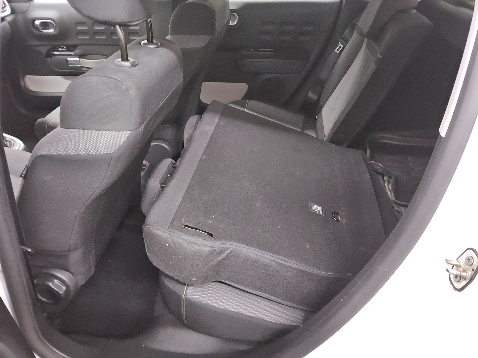 Citroën C3 1.2 PureTech Shine SHZ PDC LED Bluetooth DAB 12