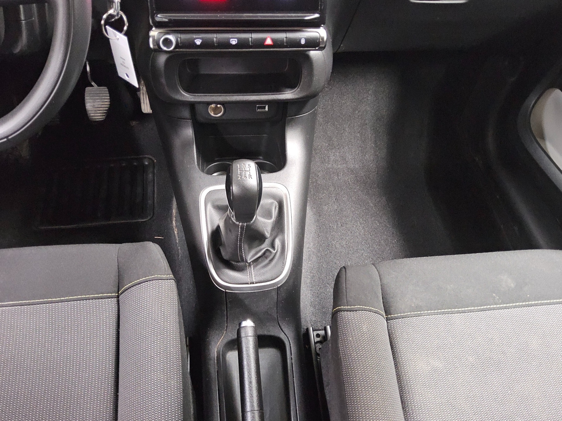 Citroën C3 1.2 PureTech Shine SHZ PDC LED Bluetooth DAB 6