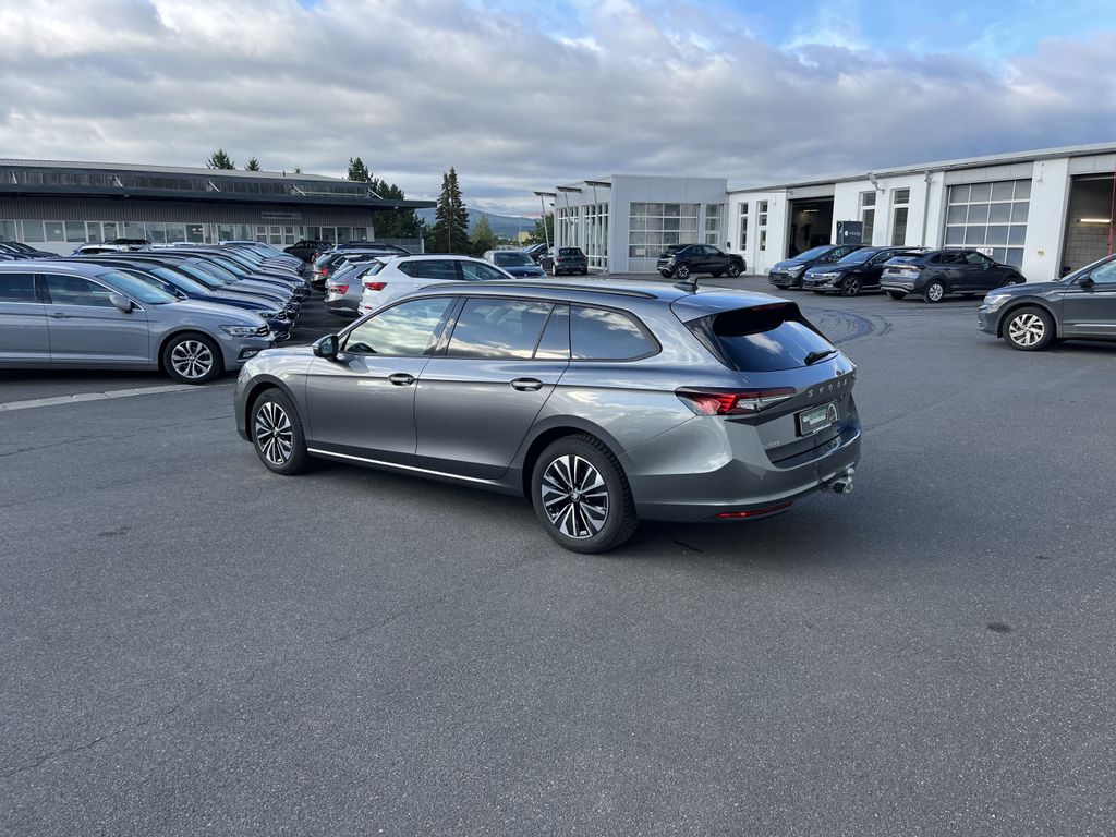 Skoda Superb Combi 2.0 TSI DSG Selection 11