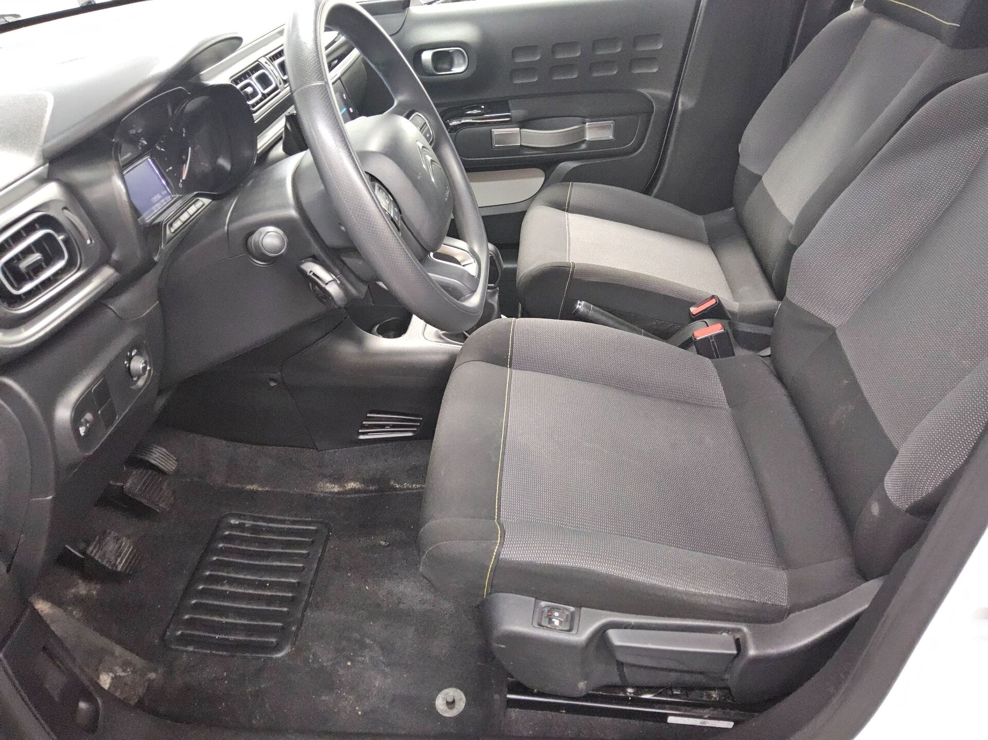 Citroën C3 1.2 PureTech Shine Shz LED BT DAB 8