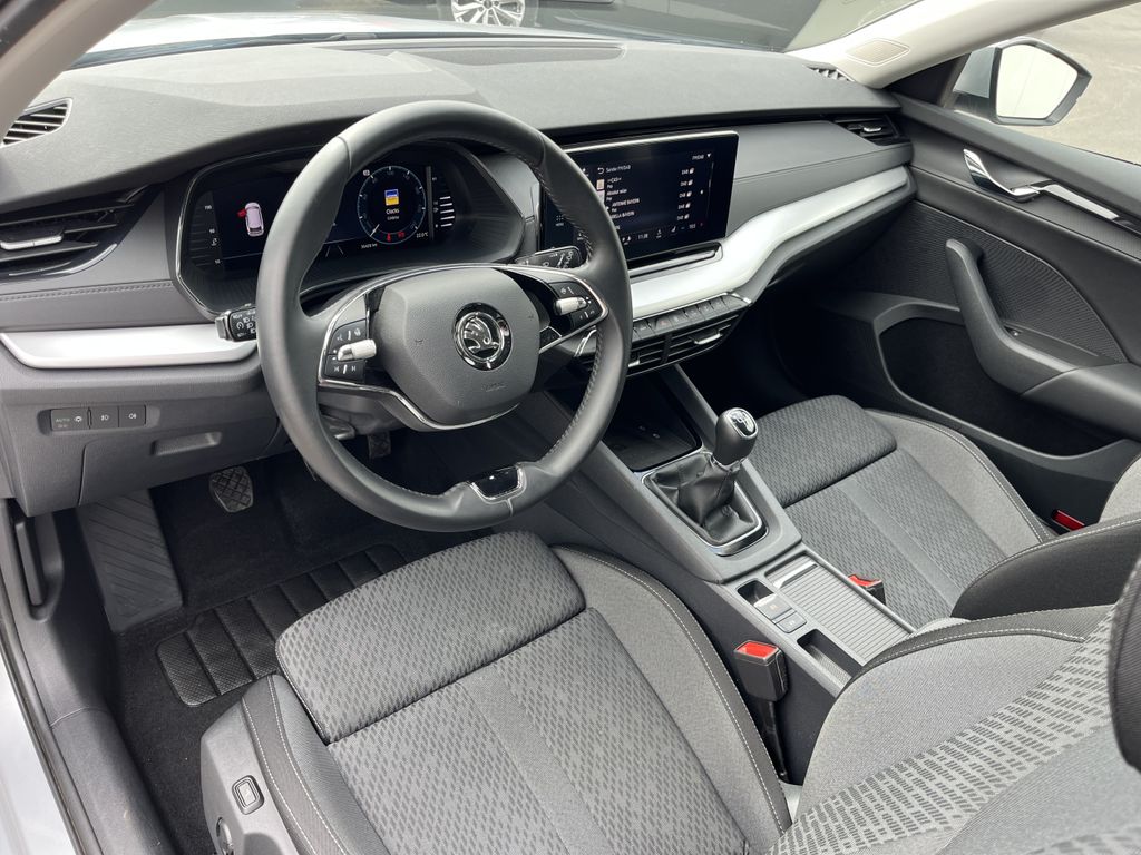 Skoda Octavia Combi 1.5 TSI Blackline 12