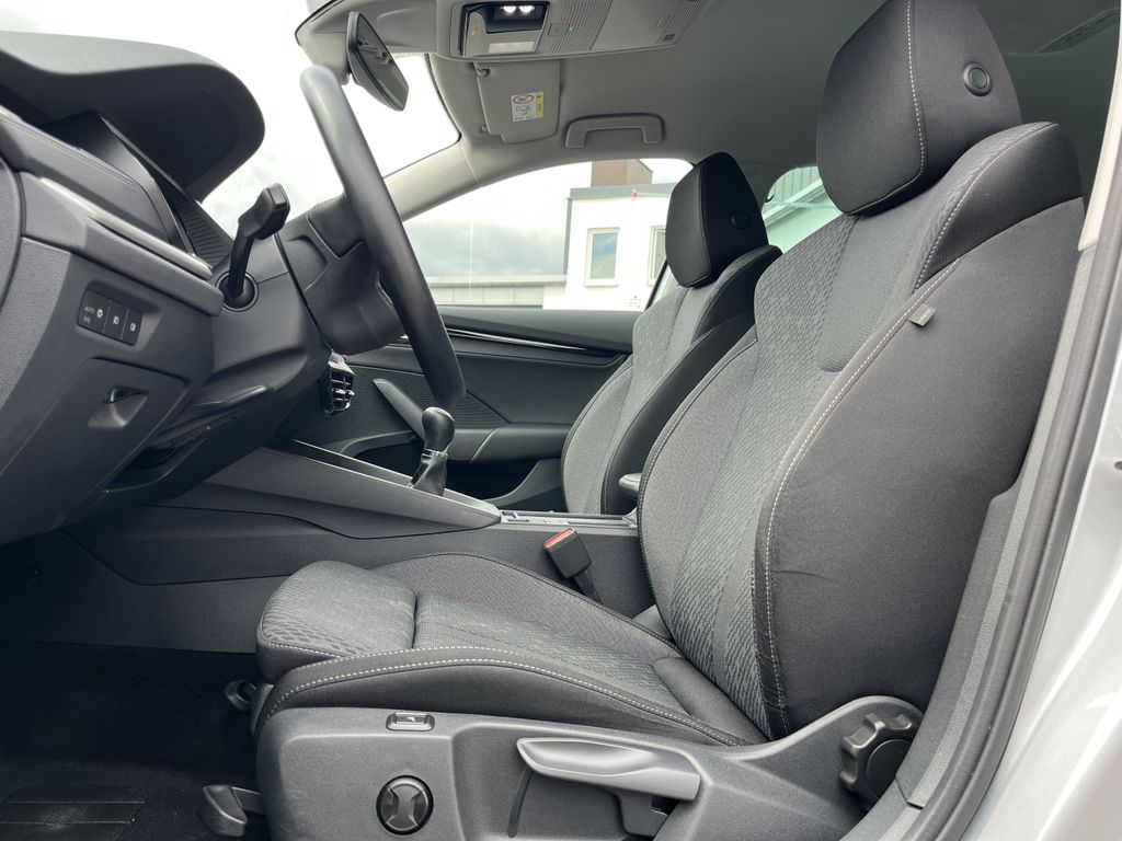 Skoda Octavia Combi 1.5 TSI Blackline 13