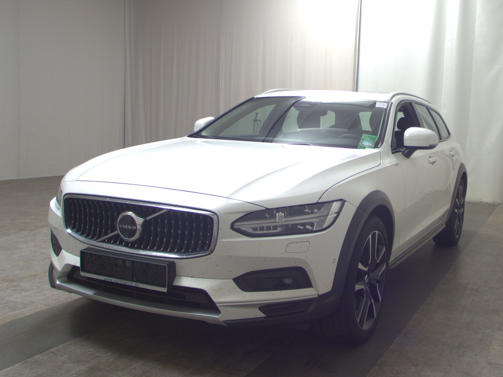 Volvo V90 CC B5 AWD Ultimate Leder Navi LED Pano AHK 2