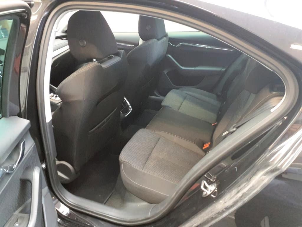 Skoda Octavia 2.0 2021 6