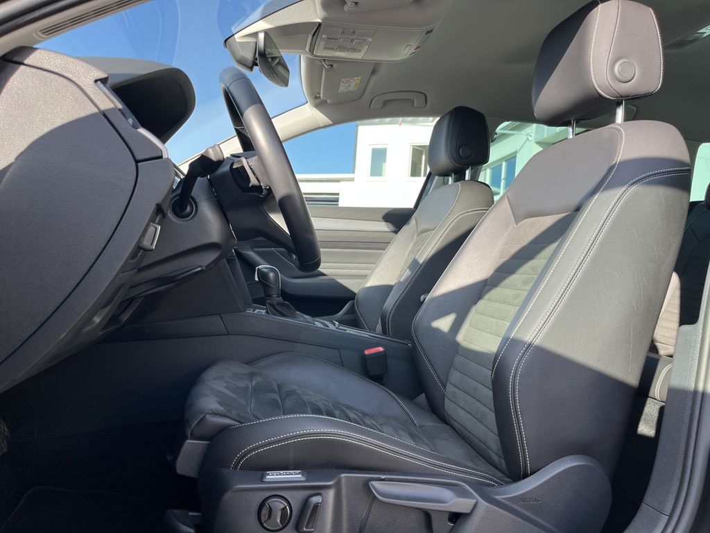 Volkswagen Passat Variant 2.0 TDI DSG Elegance 13