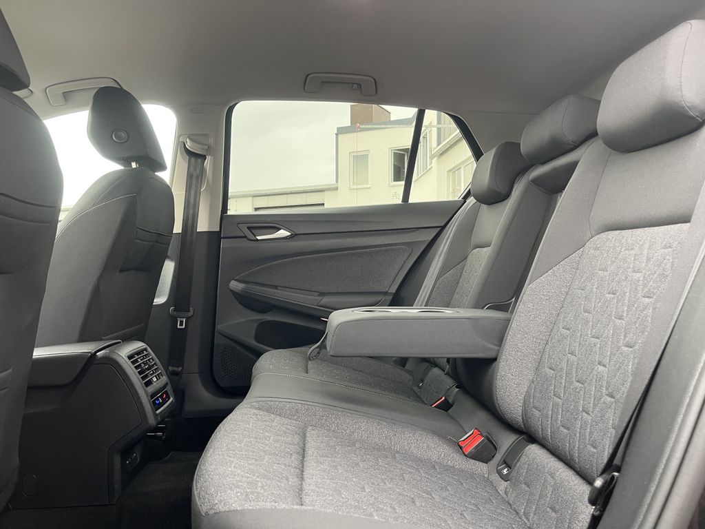 Volkswagen Golf 1.5 TSI Life MOVE 17
