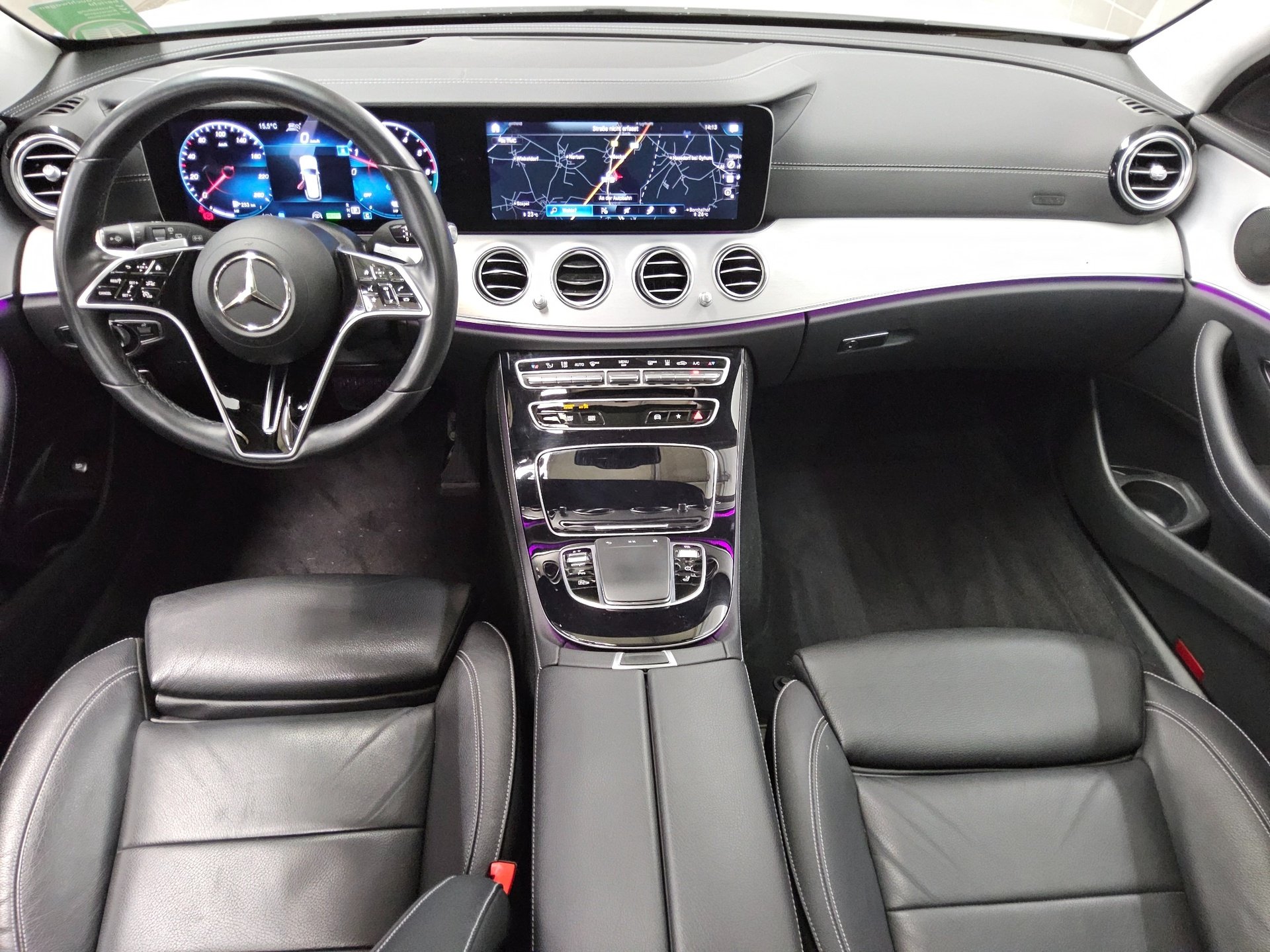 Mercedes-Benz E 300 T de AMG-Line Navi LED Pano HuD AHK RfK 5