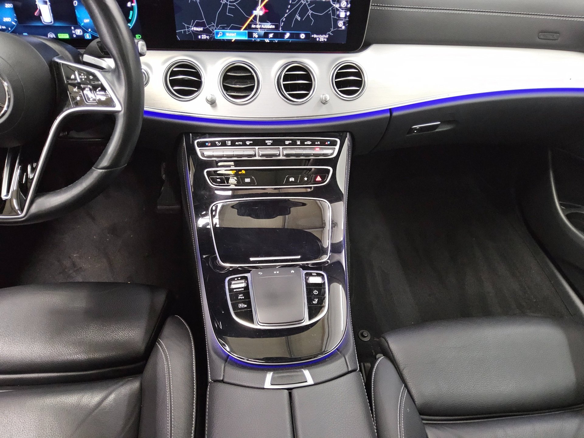 Mercedes-Benz E 300 T de AMG-Line Navi LED Pano HuD AHK RfK 6