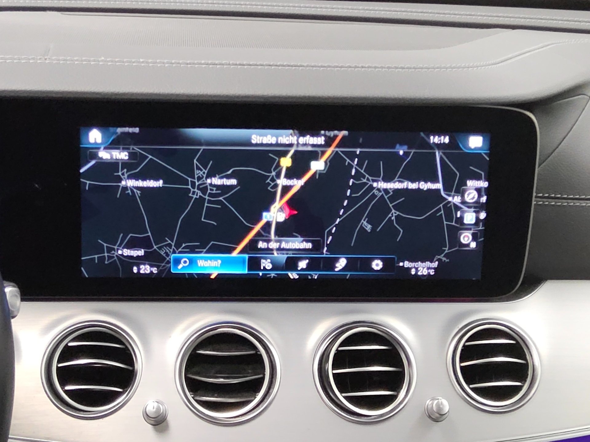 Mercedes-Benz E 300 T de AMG-Line Navi LED Pano HuD AHK RfK 7