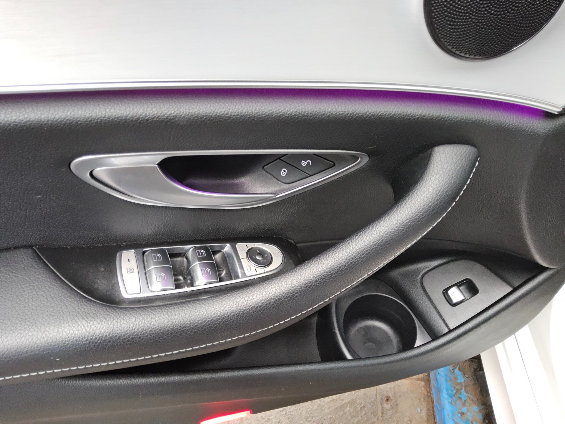 Mercedes-Benz E 300 T de AMG-Line Navi LED Pano HuD AHK RfK 9