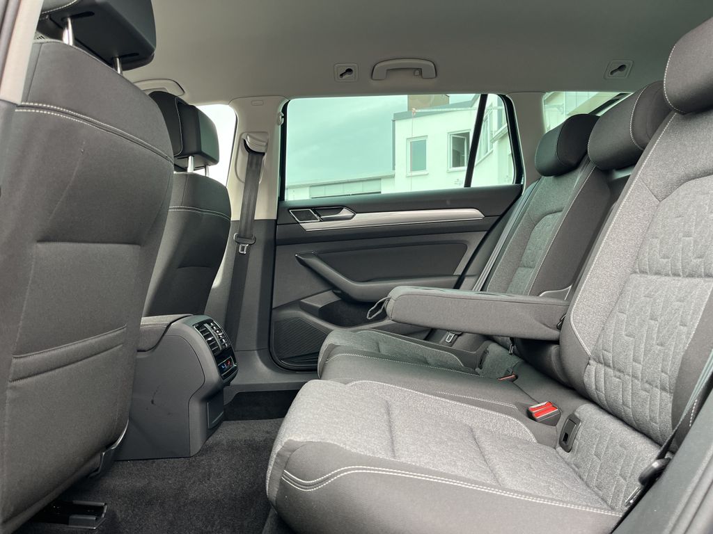 Volkswagen Passat Variant 2.0 TDI DSG Business 17