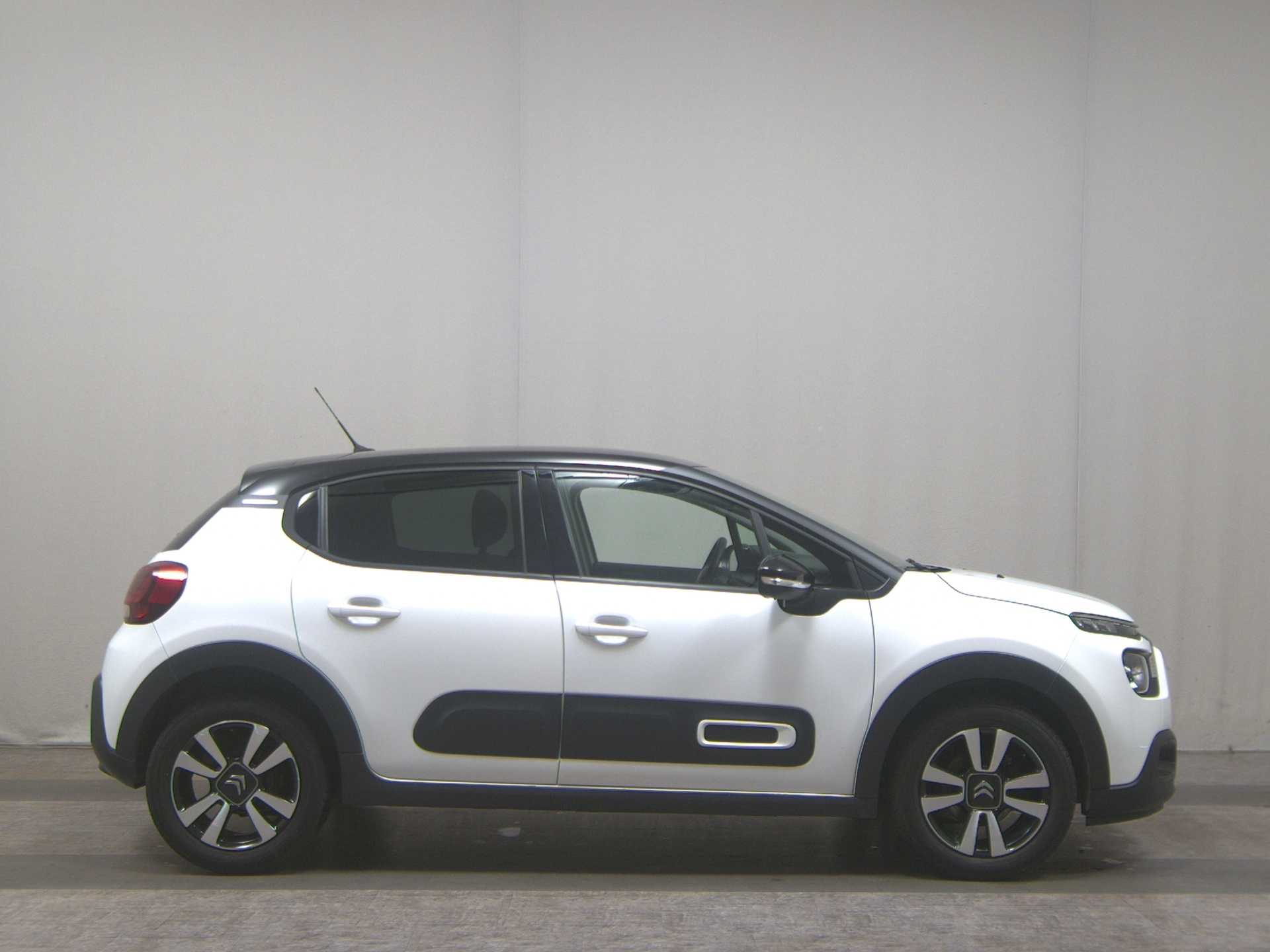 Citroën C3 1.2 PureTech Shine Bluetooth LED Shz PDC