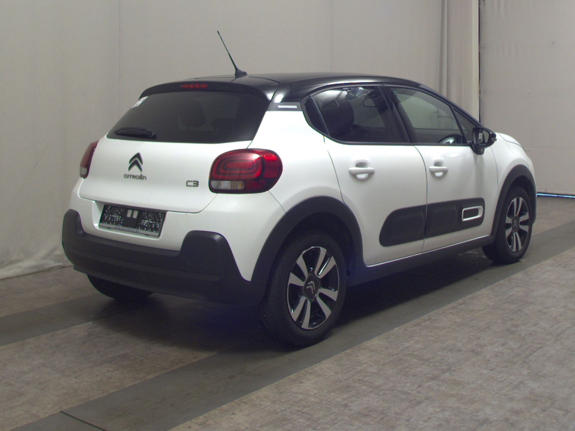 Citroën C3 1.2 PureTech Shine Bluetooth LED Shz PDC 4