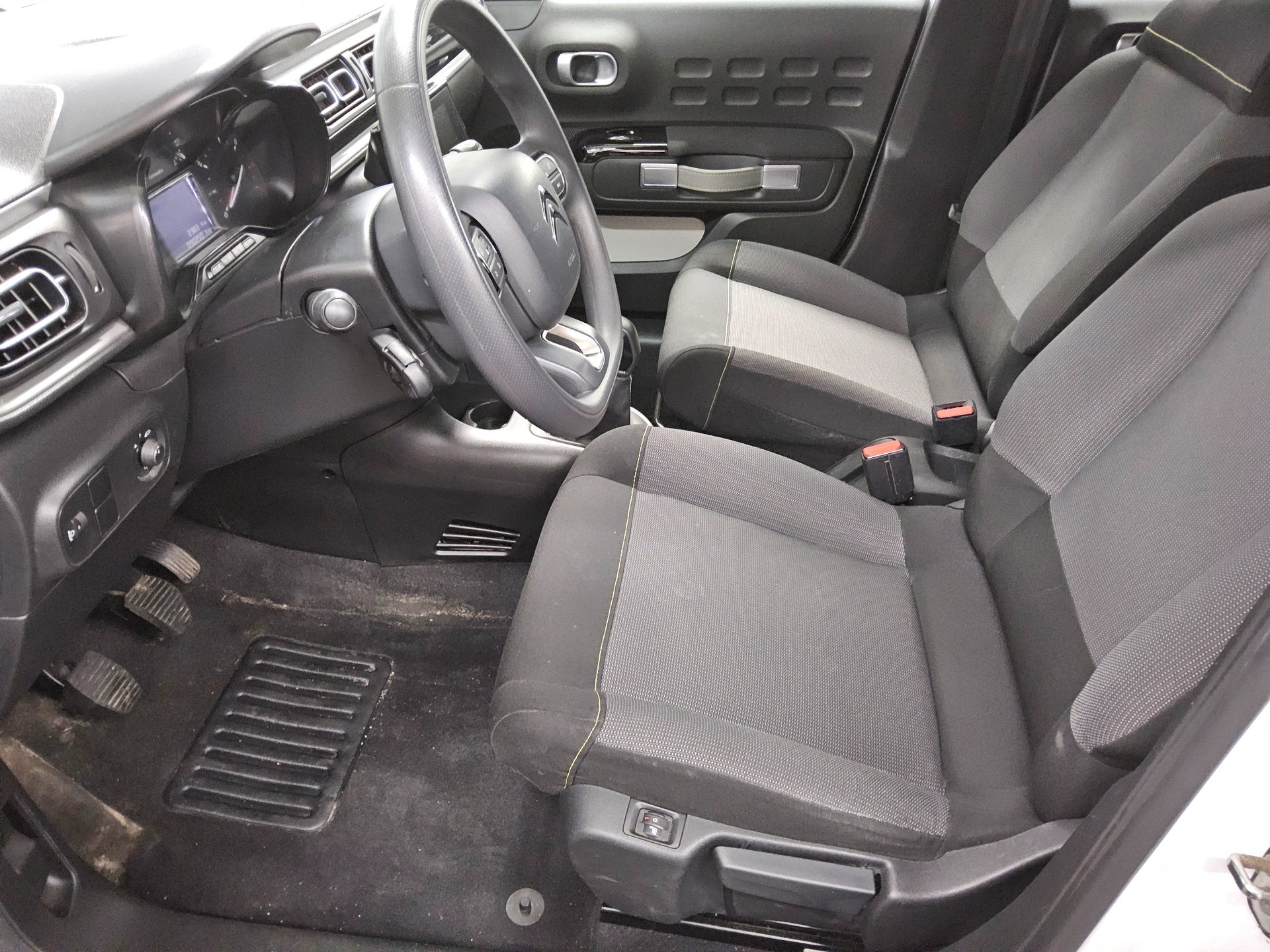 Citroën C3 1.2 PureTech Shine Bluetooth LED Shz PDC 8