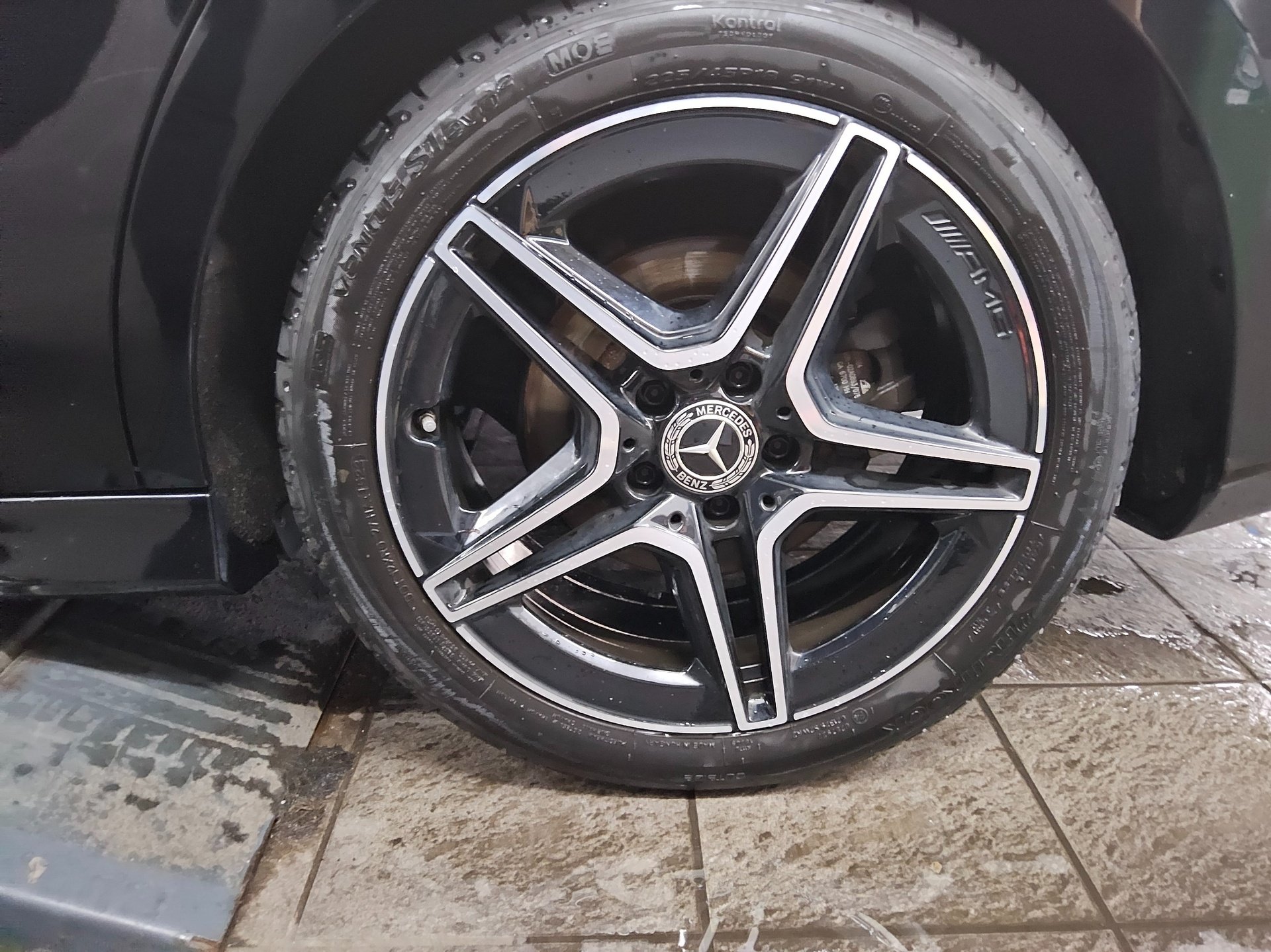 Mercedes-Benz CLA 220 SB d AMG-Line Navi LED Leder AHK 360° 11