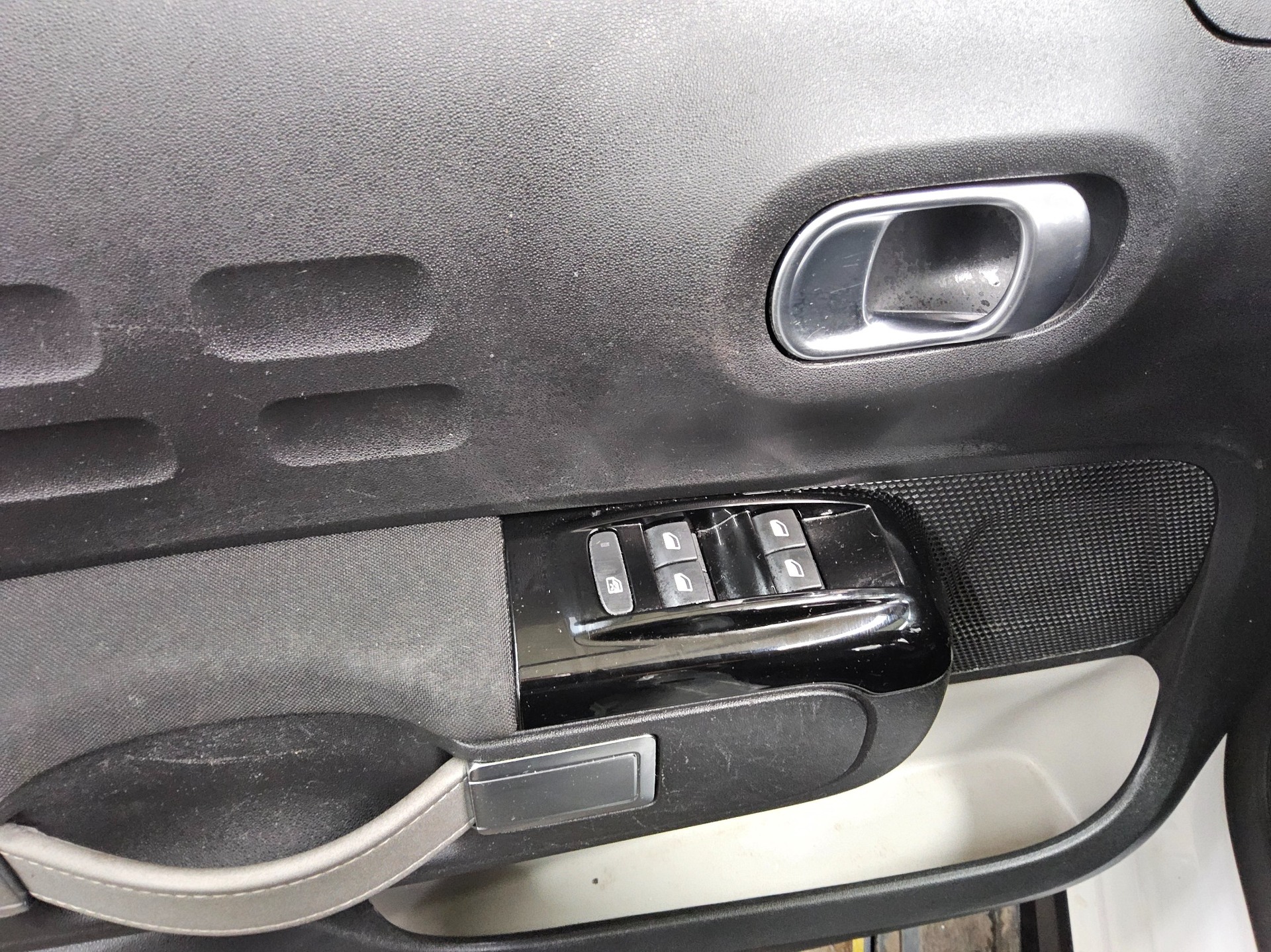 Citroën C3 1.2 PureTech Shine Shz PDC LED DAB 9