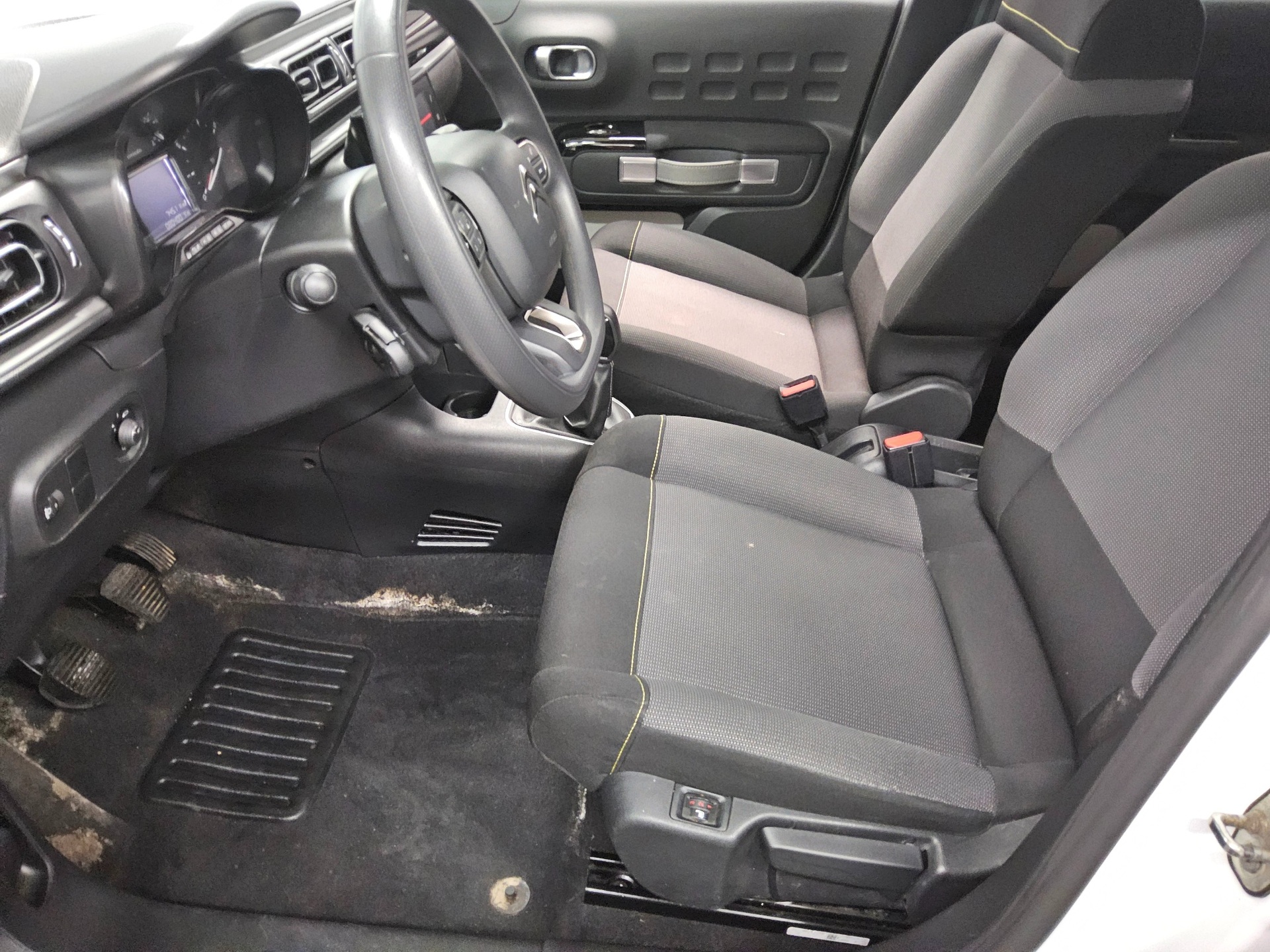 Citroën C3 1.2 PureTech Shine Shz PDC LED DAB 8