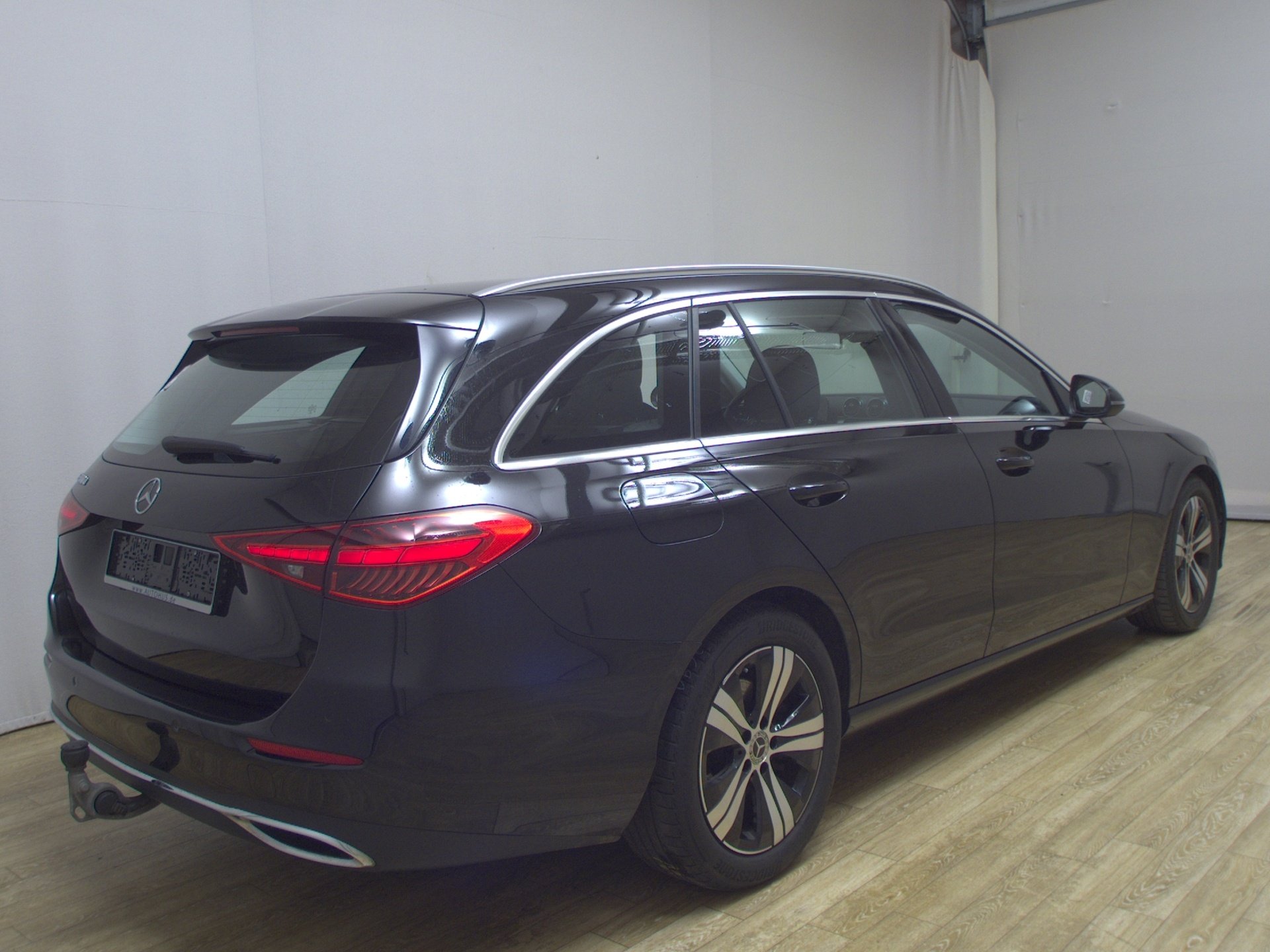 Mercedes-Benz C 200 T d Avantgarde Navi LED RfK AHK PDC Shz 4
