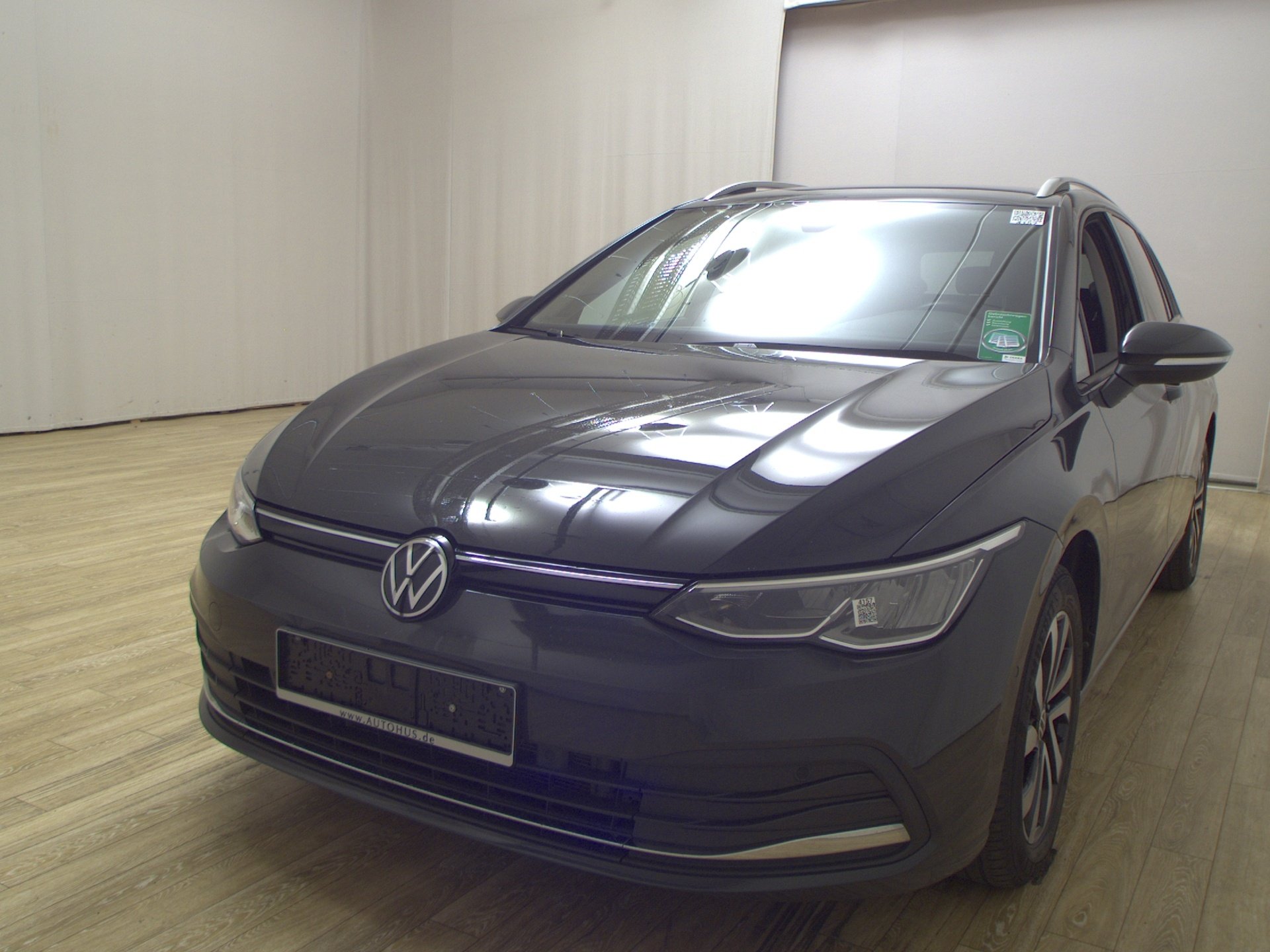 Volkswagen Golf-8 Var. 2.0 TDI Life Navi LED AID Shz Sthzg. H&K PDC 2