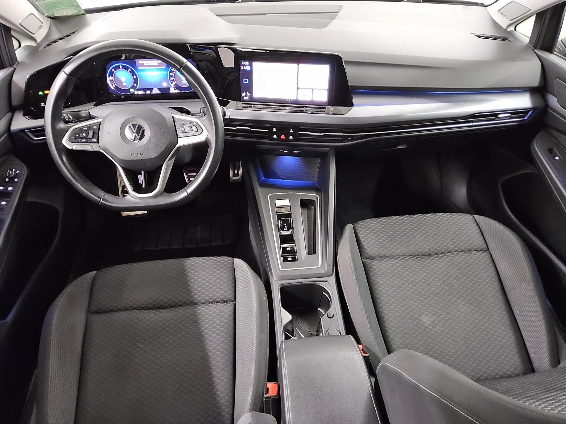 Volkswagen Golf-8 Var. 2.0 TDI Life Navi LED AID Shz Sthzg. H&K PDC 5