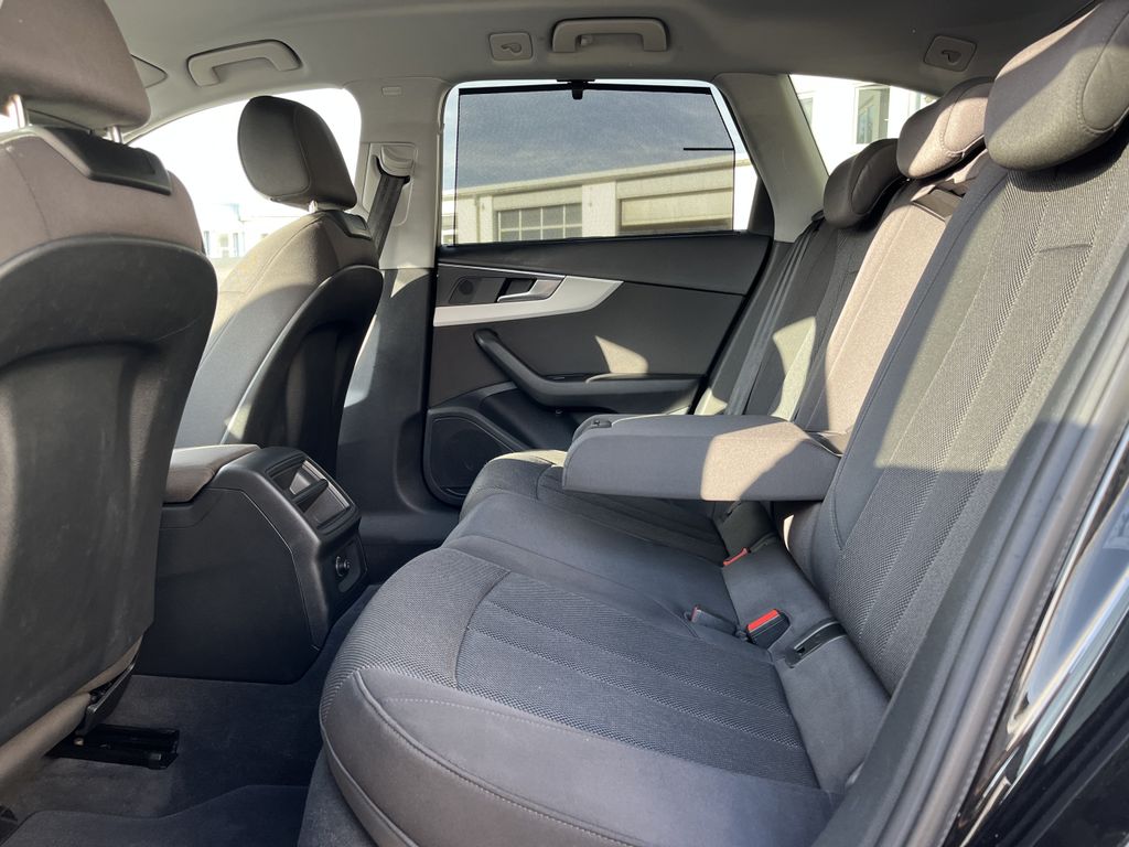 Audi A4 Avant 35 2.0 TFSI S tronic 16