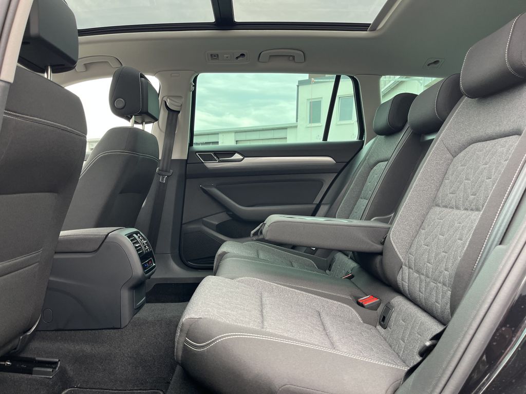 Volkswagen Passat Variant 2.0 TDI DSG Business 17