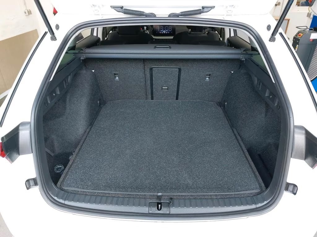 Skoda Octavia 2.0 2024 7
