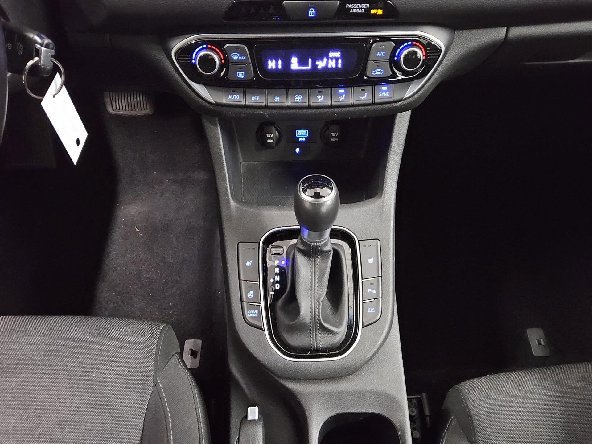 Hyundai i30 1.6 CRDI Navi LED PDC 6