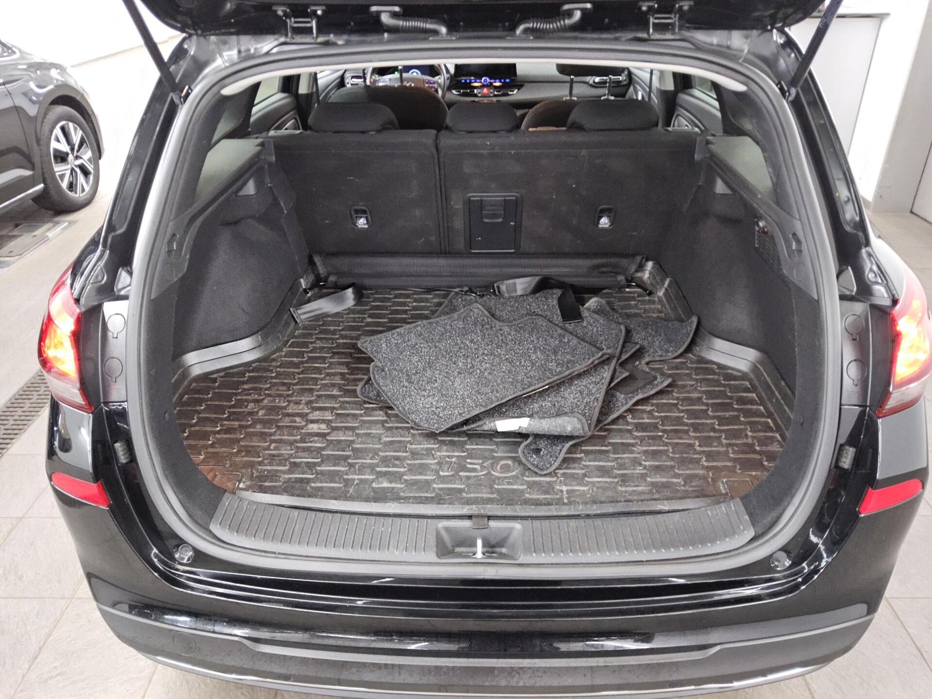 Hyundai i30 1.6 CRDI Navi LED PDC 11