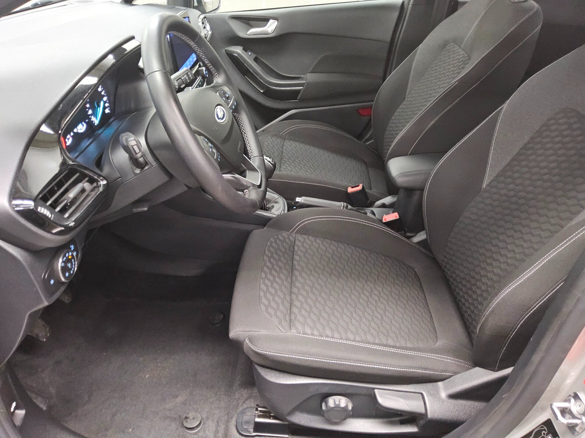 Ford Fiesta 1.0 EB Titanium Navi LED RfK PDC Tempomat 8