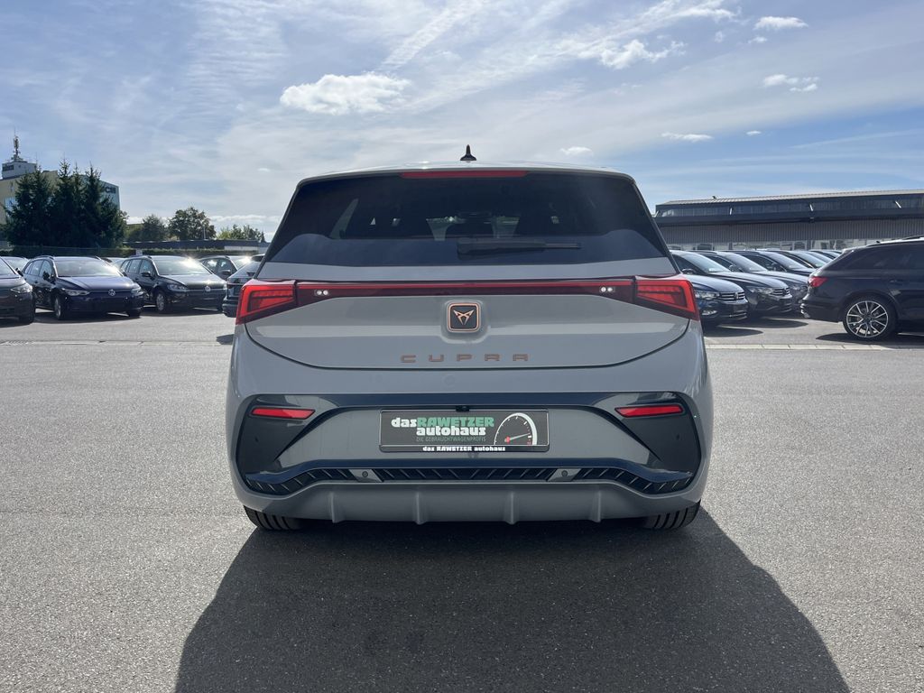 Cupra Born 8