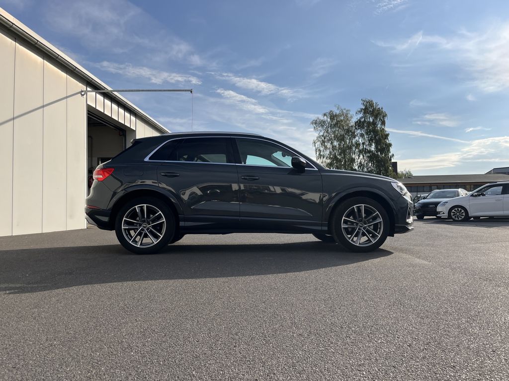 Audi Q3 35 2.0 TDI S tronic advanced 5