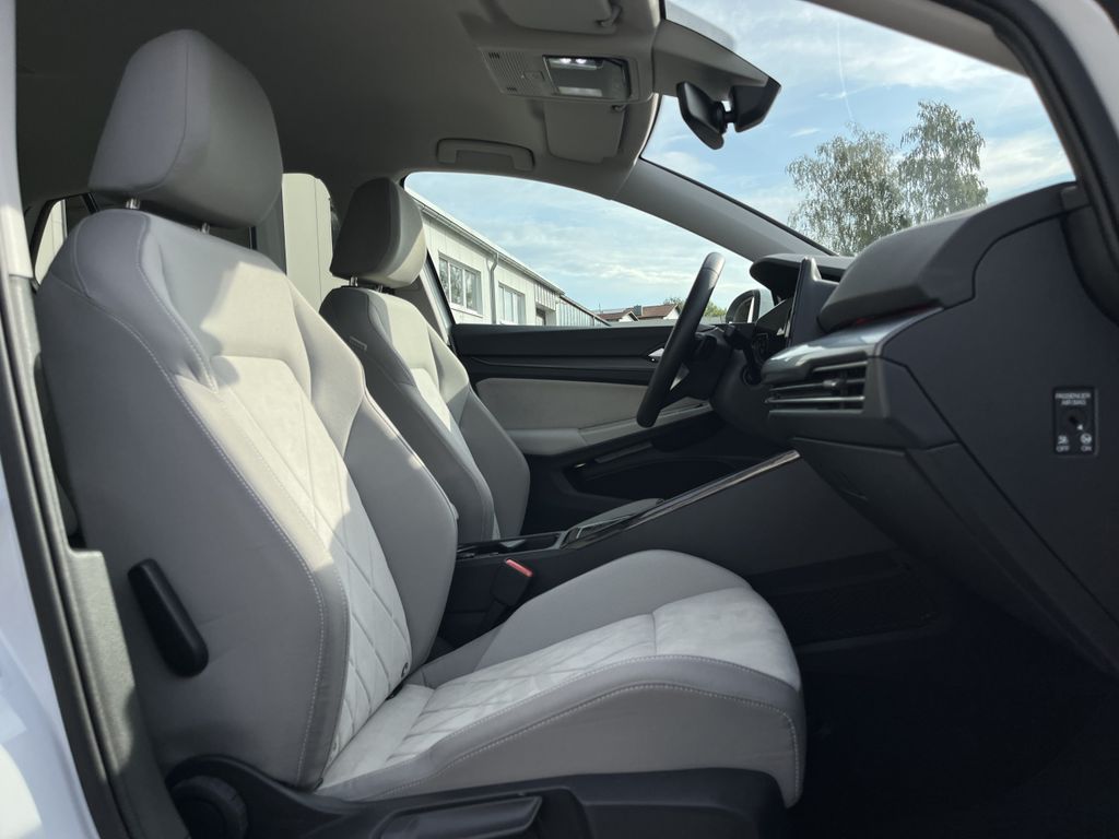 Volkswagen Golf 1.5 TSI DSG Style 15