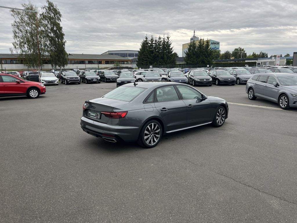 Audi A4 40 2.0 TDI quattro S tronic S line 8