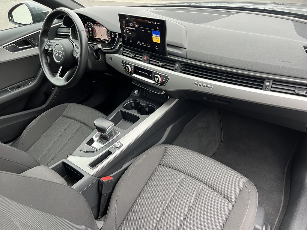 Audi A4 40 2.0 TDI quattro S tronic S line 14