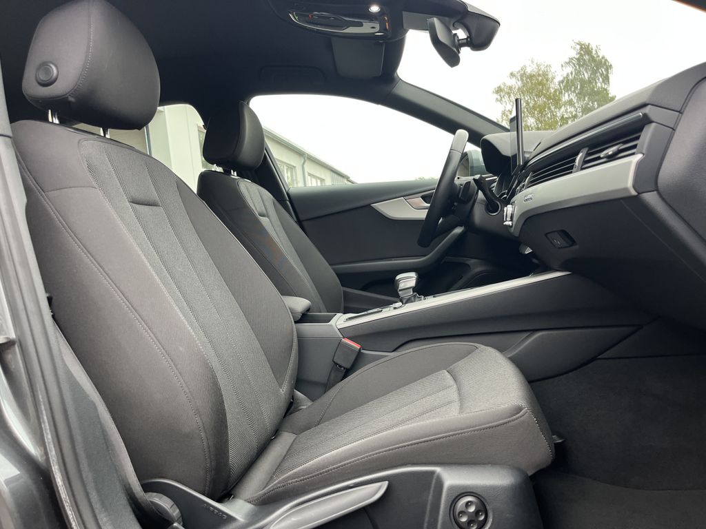 Audi A4 40 2.0 TDI quattro S tronic S line 15