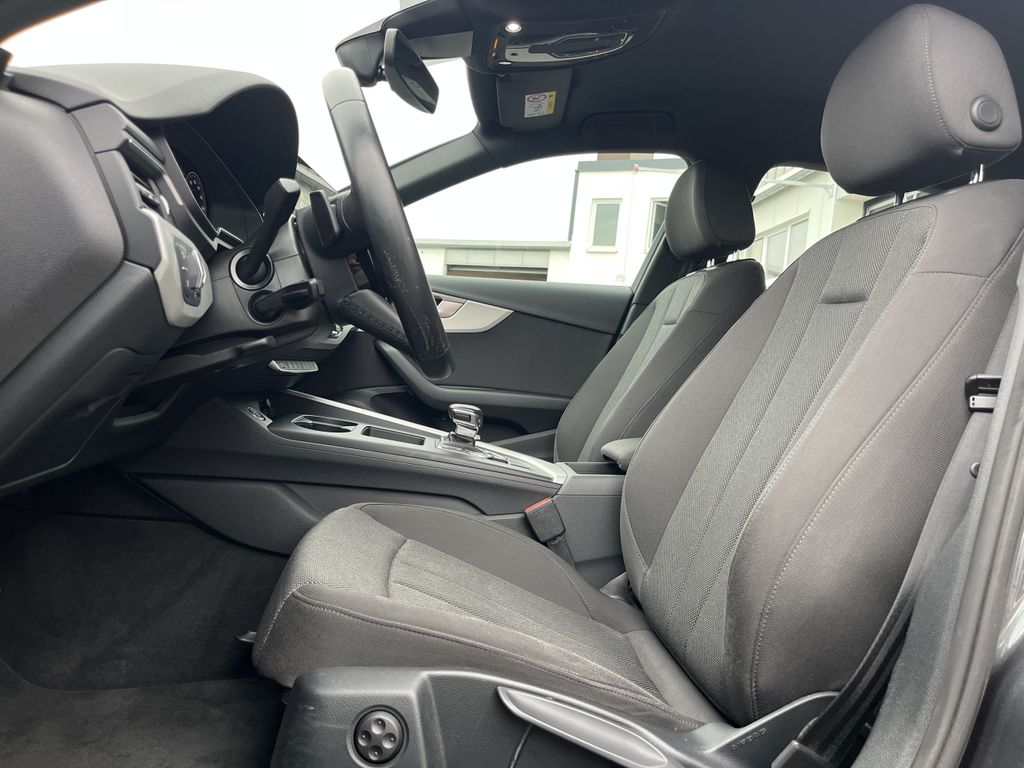 Audi A4 40 2.0 TDI quattro S tronic S line 13