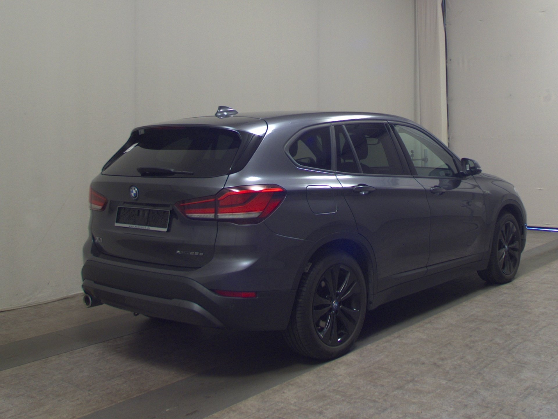 BMW X1 xDrive25e Advantage Navi LED+ RFK AHK 4