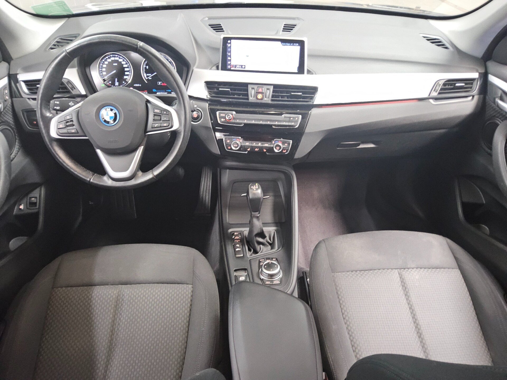 BMW X1 xDrive25e Advantage Navi LED+ RFK AHK 5