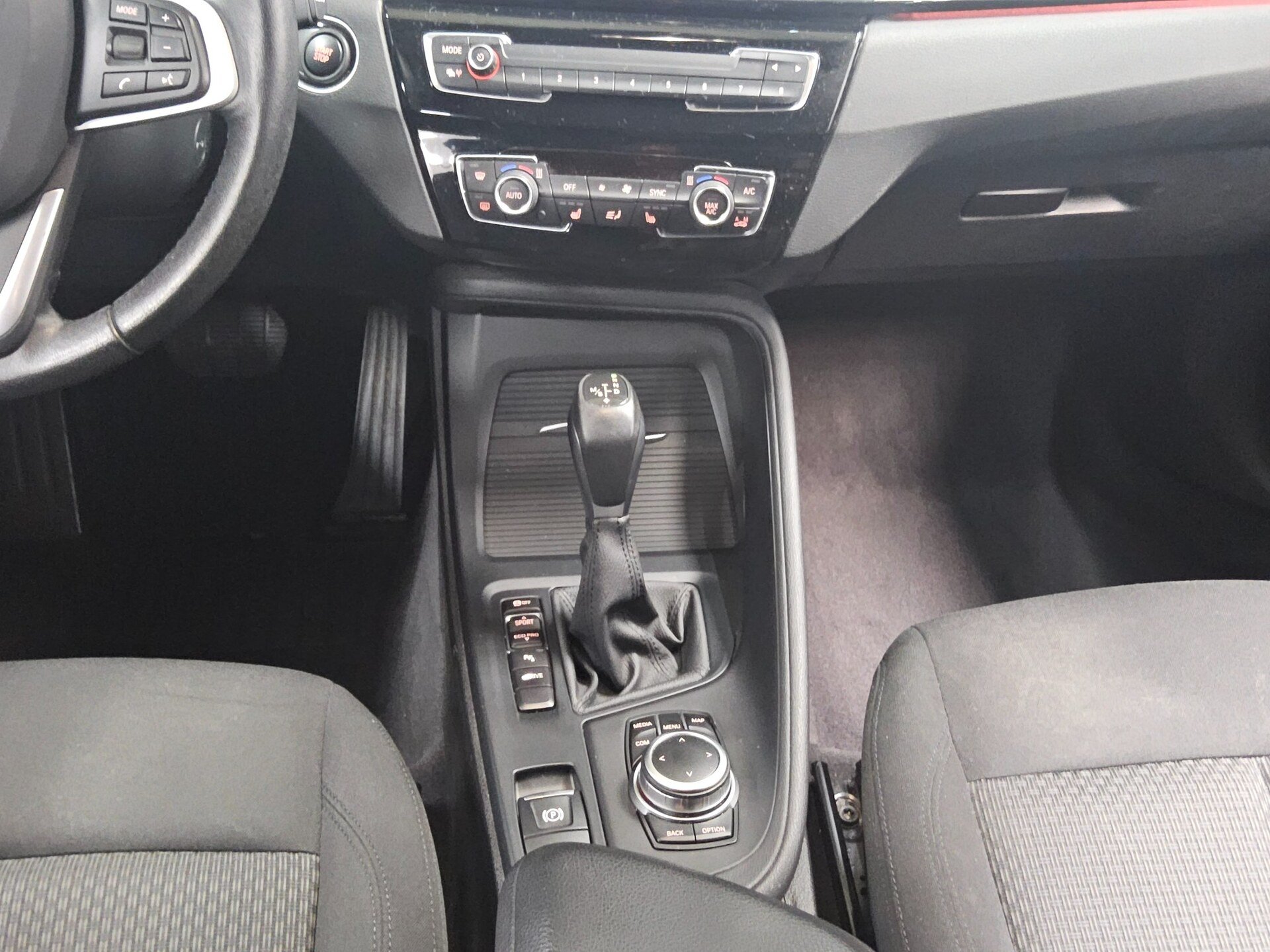 BMW X1 xDrive25e Advantage Navi LED+ RFK AHK 6