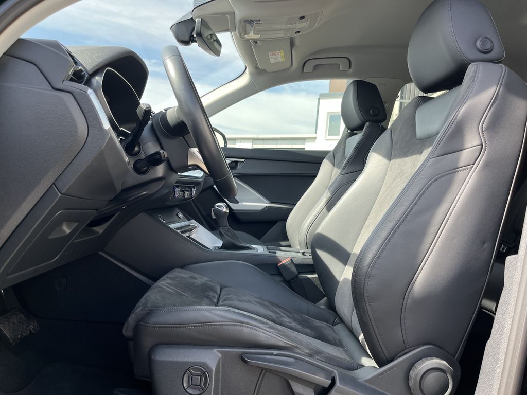 Audi Q3 35 2.0 TDI S tronic advanced 12