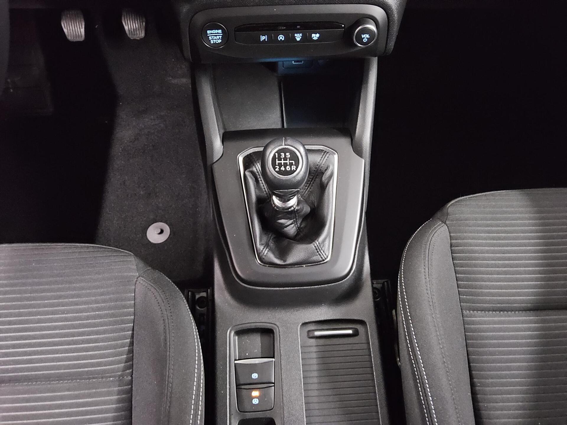 Ford Focus Turnier 1.0 EB Titanium Navi Matrix-LED Shz AHK PDC 6