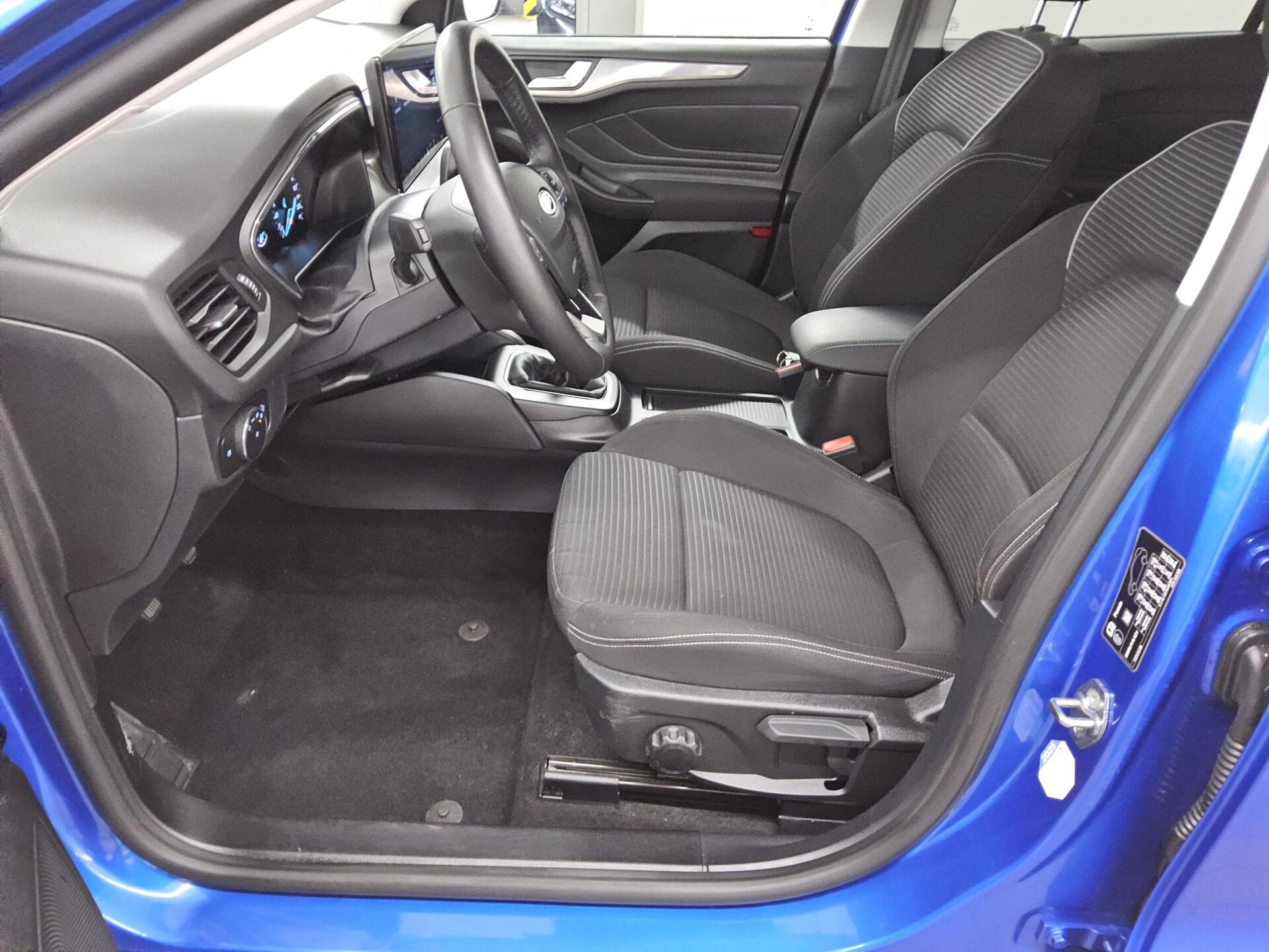 Ford Focus Turnier 1.0 EB Titanium Navi Matrix-LED Shz AHK PDC 8